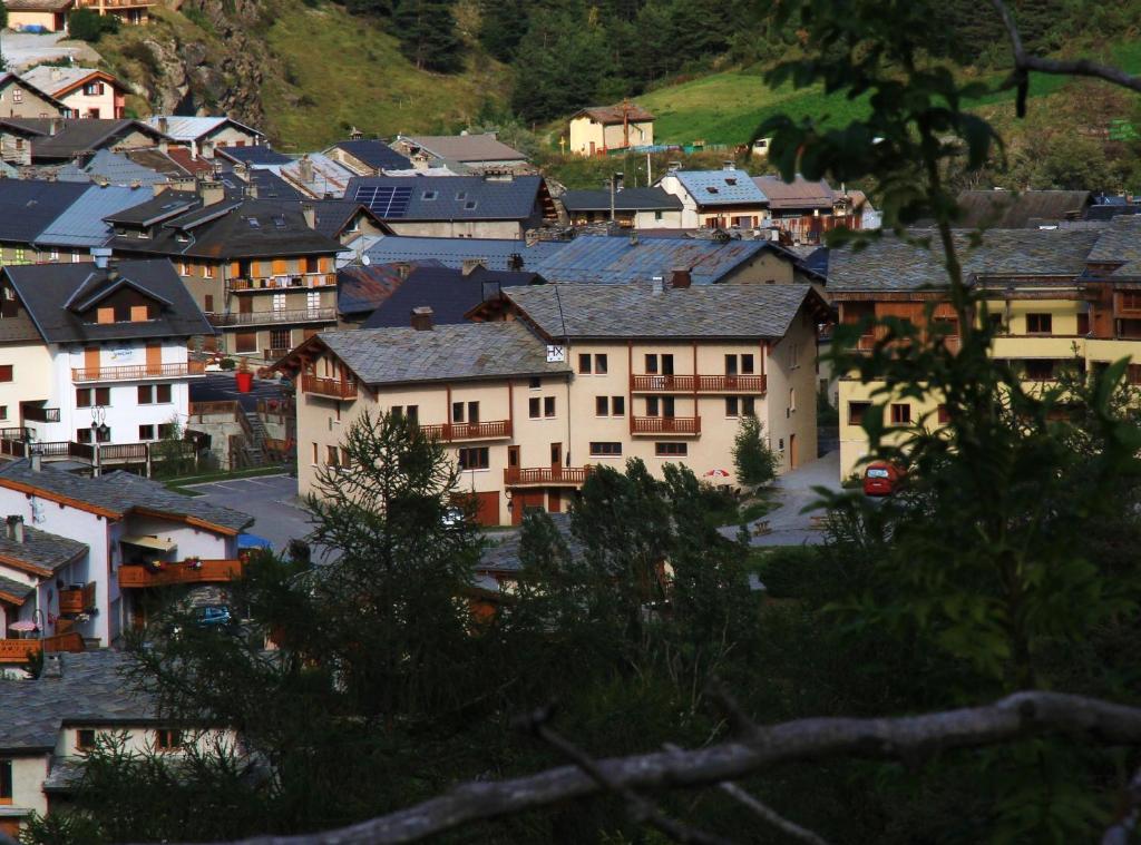 Hotel Restaurant L'Outa แตร์มิญอง ภายนอก รูปภาพ